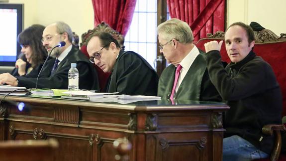 El traumatismo craneal de Denise fue provocado por un golpe con un «objeto romo contundente, como un palo» y no una caída