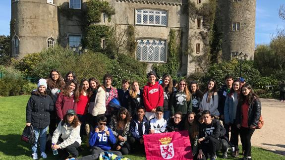 Alumnos del IES Legio VII asisten a un curso en Dublín