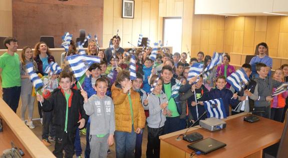Los niños del Colegio de Villaquilambre visitan el Ayuntamiento