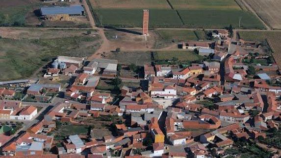 La alcaldesa de Urdiales del Páramo pide a las administraciones «más atención al medio rural»