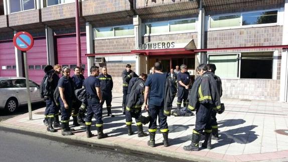 El PSOE urge una solución para el «caos» de los bomberos de la provincia tras años de demoras