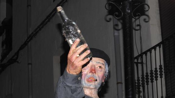 Genarín revive enorme y pendenciero y cita a miles de fieles en la capital