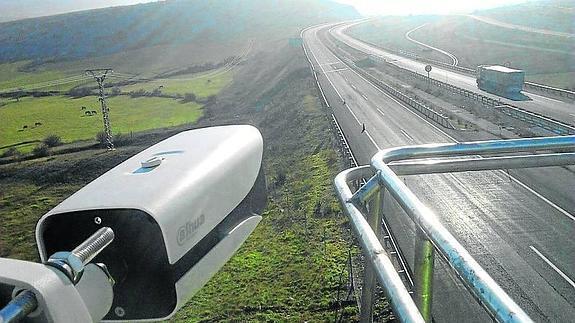 La reparación de un muro de la A-6 obliga a establecer desvíos en Vega de Valcarce