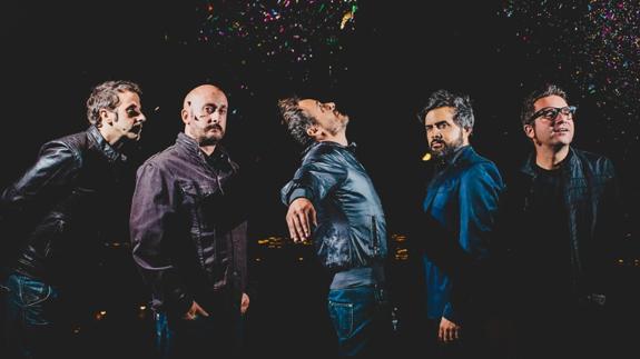 Love of Lesbian también se acuerda de León