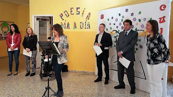 La semana cultural del colegio González de Lama celebra su maratón de poesía