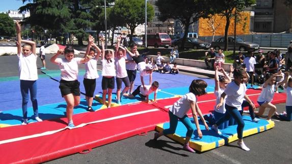 Cerca de 200 niños participan en las actividades de las Escuelas Deportivas Municipales de escalada, ciclismo y gimnasia artística