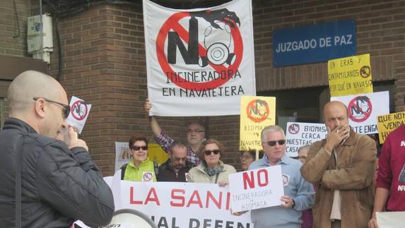 Navatejera se opone a una central de biomasa que «será 25 veces más potente» que la de Cantamilanos