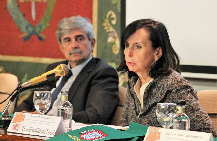 Emilia Casas defiende el «ejercicio independiente» de los magistrados españoles