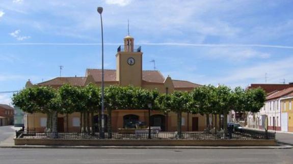 Laguna Dalga pone la vista en el cielo con preocupación por el peligro que corren los riegos «en la plena campaña»