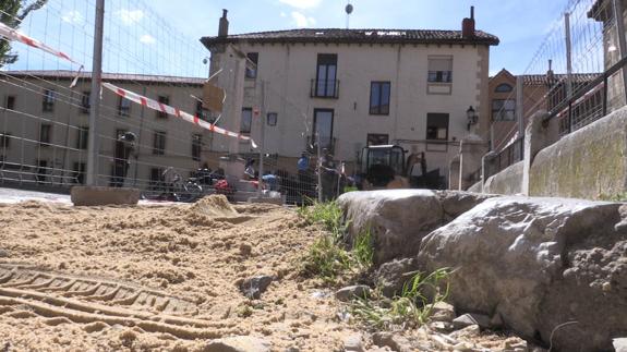 El Ayuntamiento desoye las críticas de los grupos de la oposición y continuará adelante con las obras de la Plaza del Grano