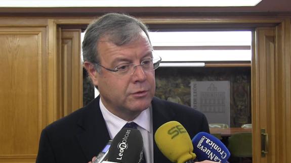 Antonio Silván aboga por la «unidad de acción» y asegura que «siempre he cumplido mi palabra»