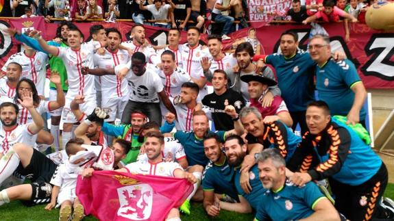 La Cultural canta el alirón 18 años después