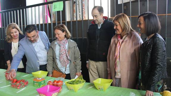 Cerca de cien niños y padres aprenden a consumir frutas y verduras en 'Disfruteando'