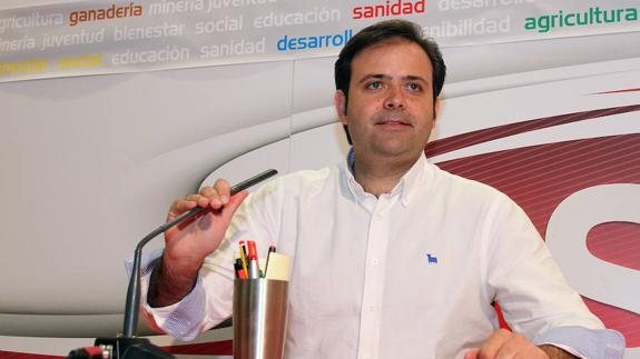 Tino Rodríguez da paso a los ‘sanchistas’, muestra su lealtad al nuevo secretario y deja en el aire su reelección