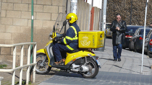 CCOO rechaza la respuesta de Fomento sobre el recorte de un tercio en la financiación de Correos