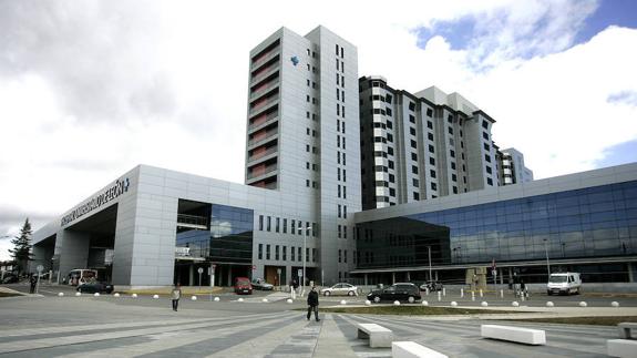 El Hospital de León recibe 1,7 millones para la dotación de endoprótesis coronarias durante un año