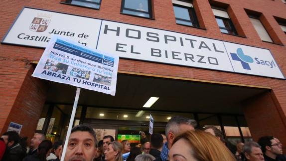 Sanidad Pública del Bierzo advierte de nuevas movilizaciones si se confirma el «cierre encubierto de camas» en el Hospital